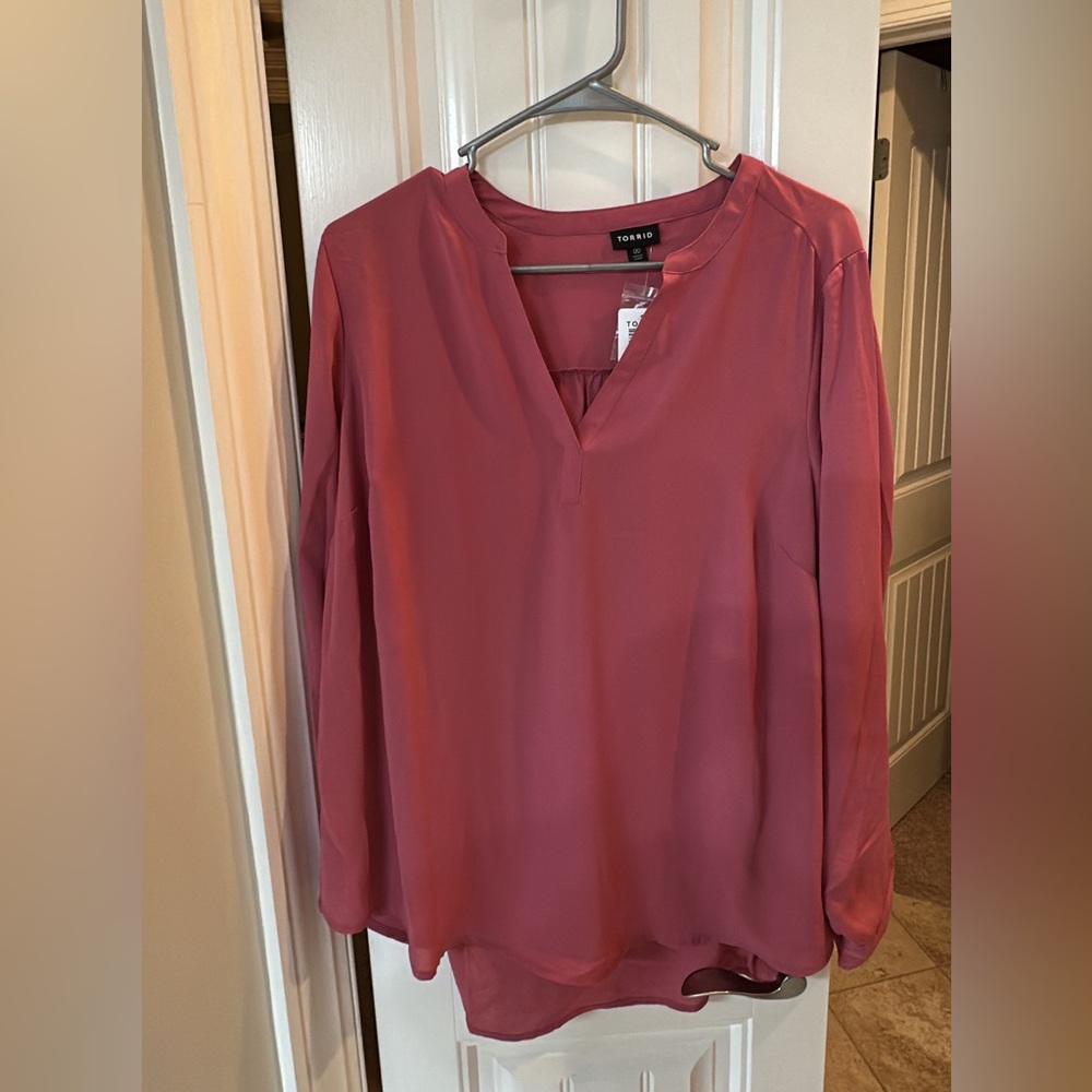 Ladies Torrid Harper blouse new with tags
